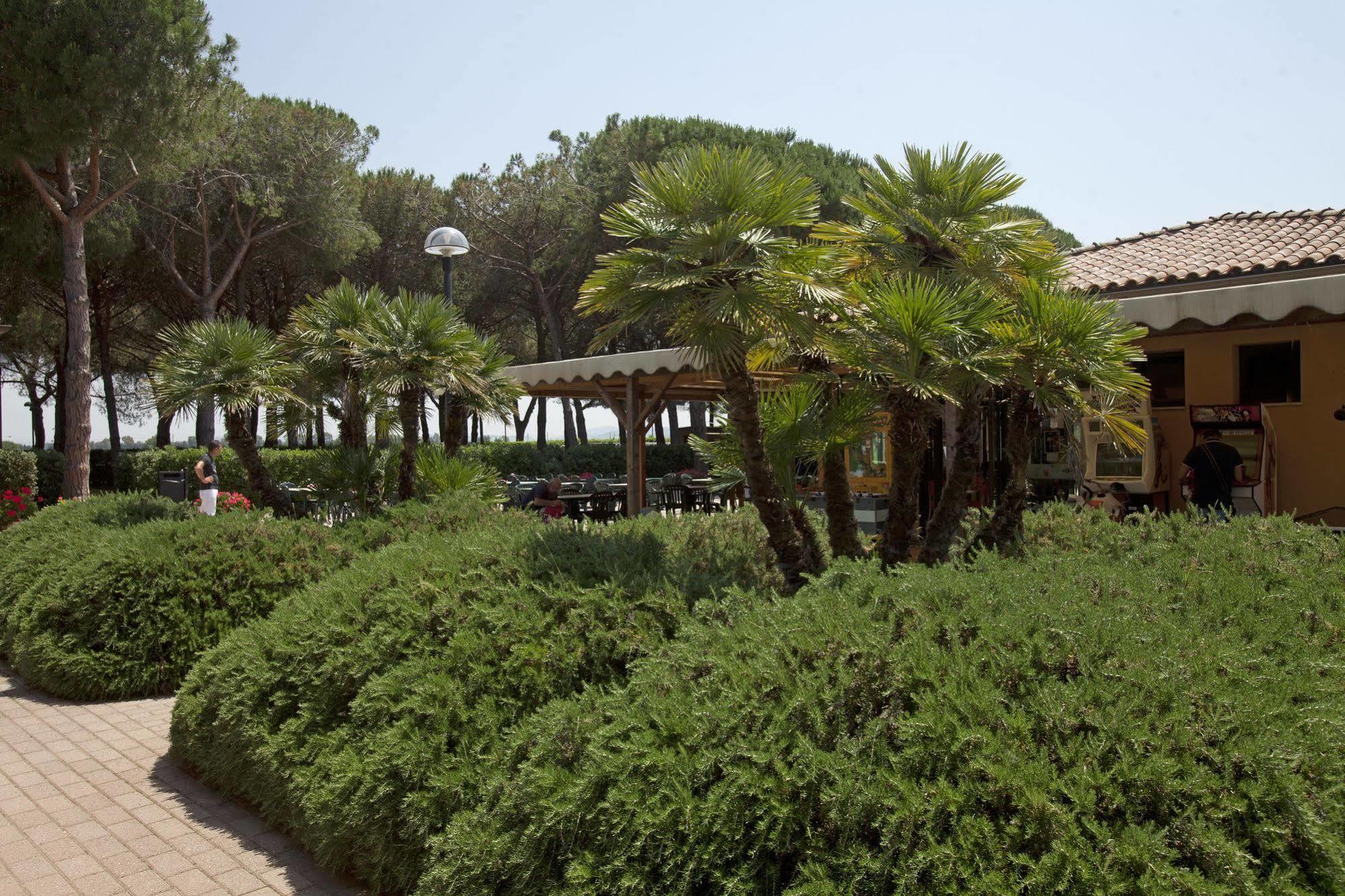 Aparthotel Golfo Di Maremma Village 2*